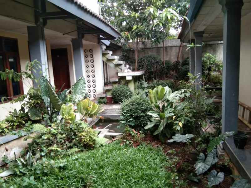 dijual rumah gegerkalong