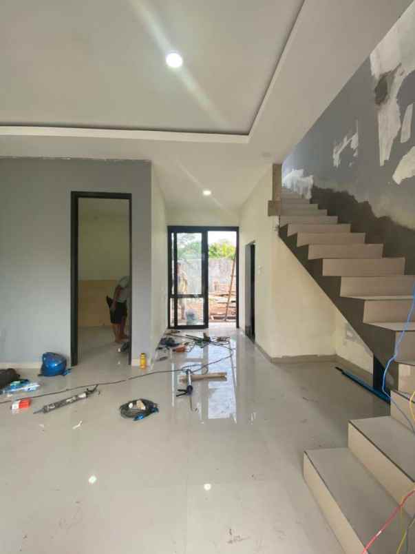 dijual rumah gemuk ungaran barat