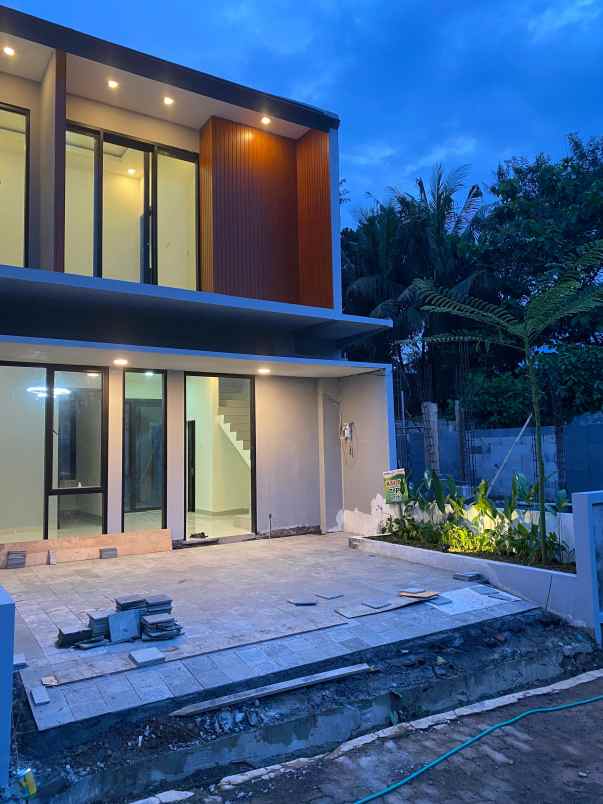 dijual rumah gemuk ungaran barat
