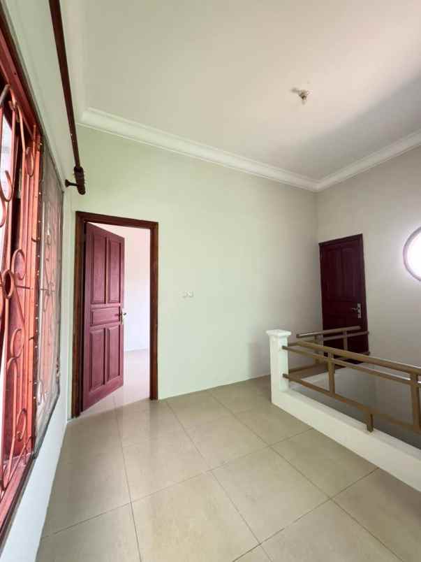 dijual rumah graha santoso regency