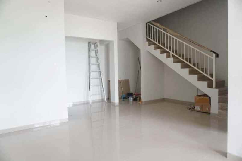dijual rumah grand island laguna