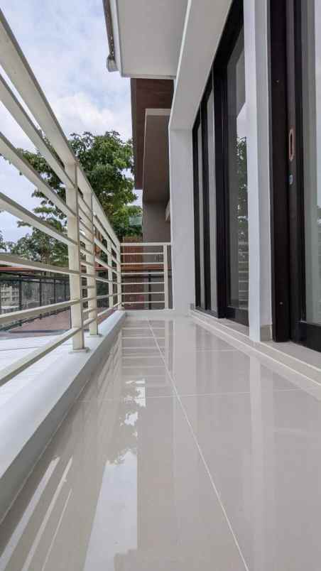 dijual rumah grand island laguna