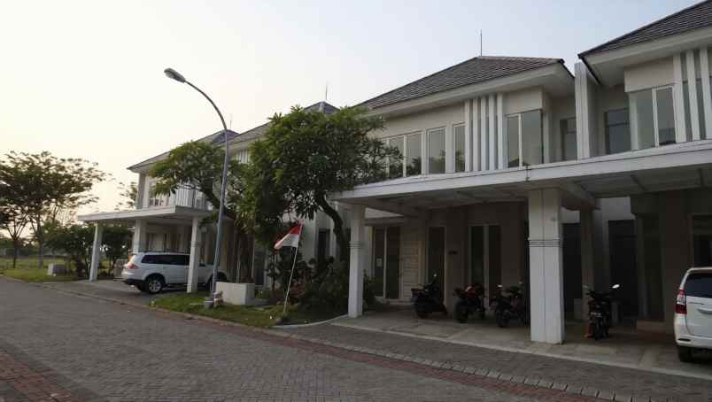 dijual rumah grand pakuwon south victoria