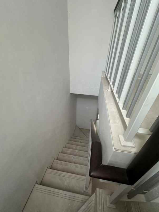 dijual rumah grand pakuwon tandes