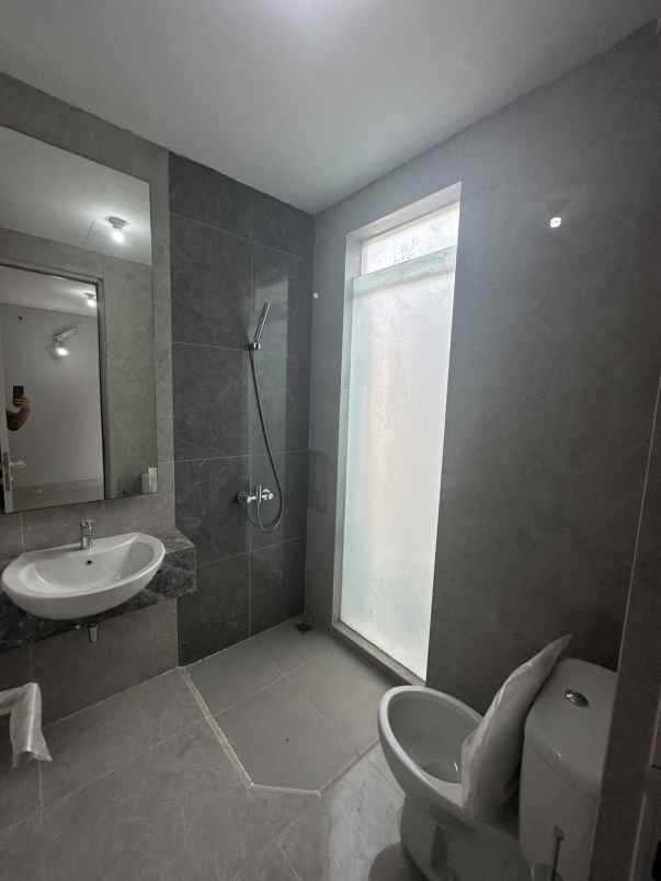 dijual rumah grand pakuwon tandes