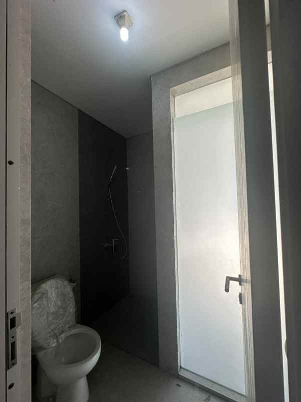 dijual rumah grand pakuwon tandes