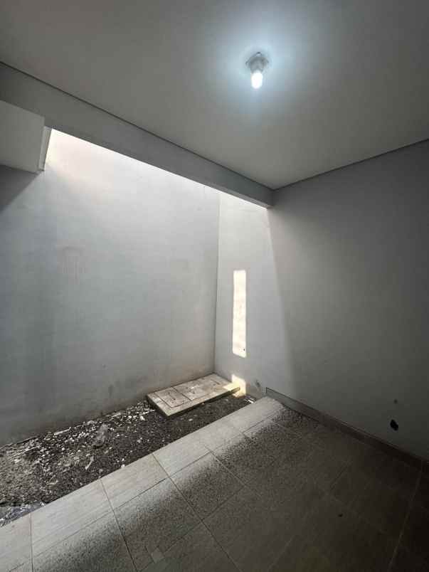 dijual rumah grand pakuwon tandes