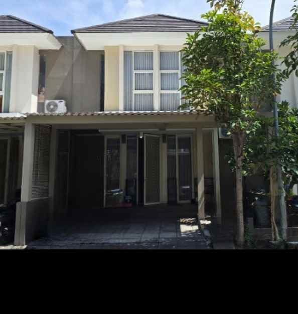 dijual rumah greenlake citraland