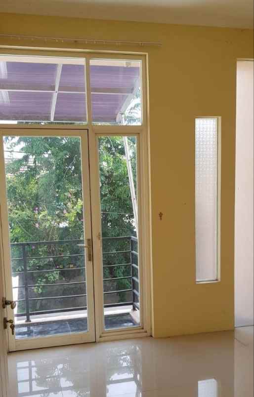 dijual rumah greenlake wonorejo