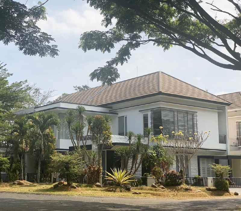 dijual rumah greenwood golf araya