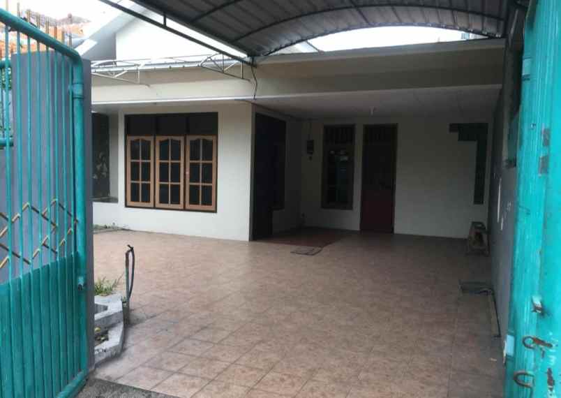 dijual rumah griya kebraon