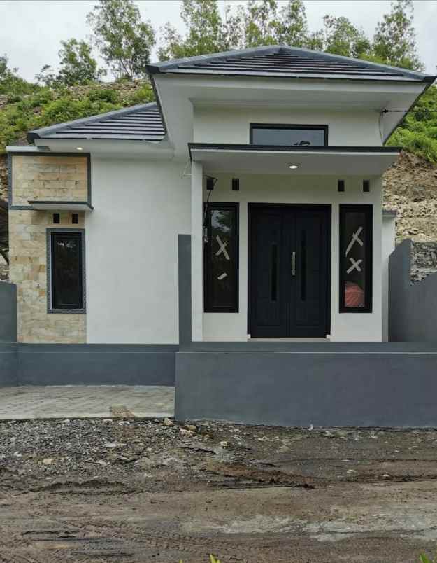 dijual rumah guwosari