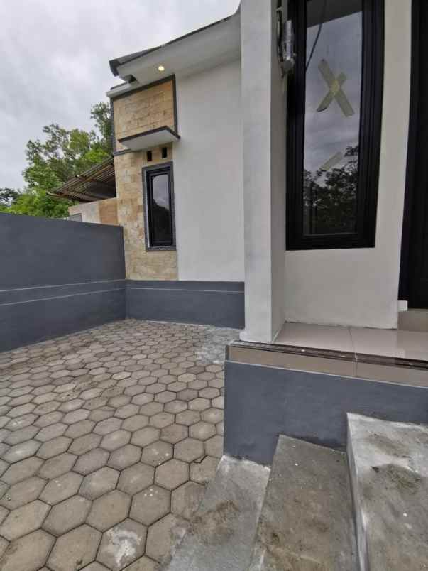 dijual rumah guwosari