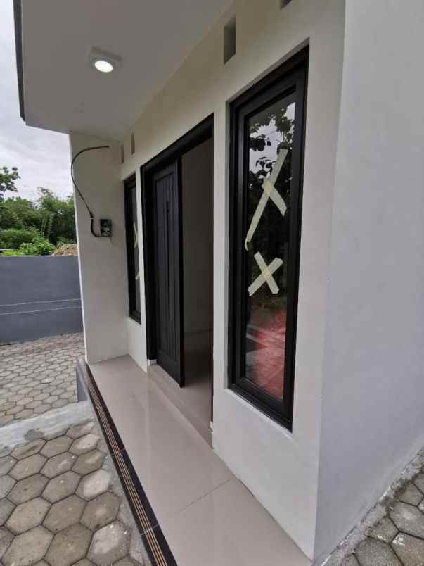 dijual rumah guwosari