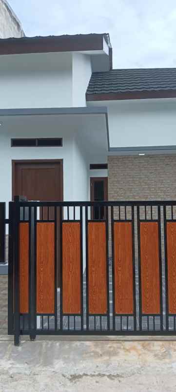 dijual rumah haji rawit