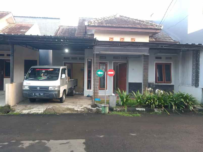 dijual rumah hasanah village pancoran