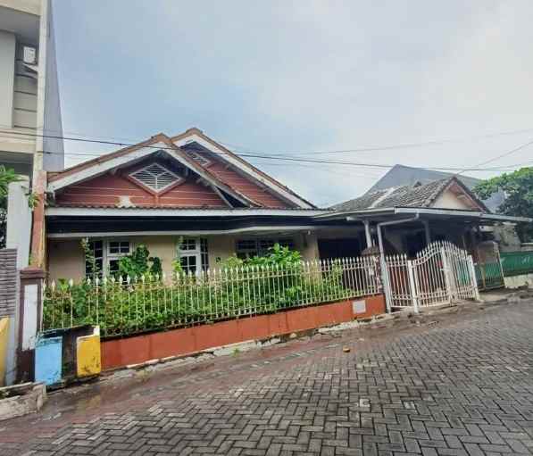 dijual rumah hitung tanah nirwana exekutif surabaya