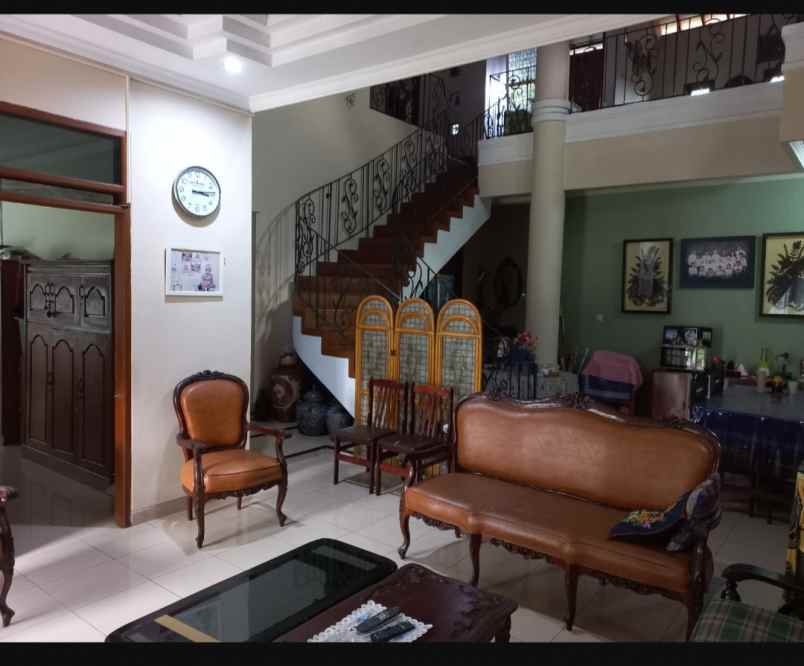 dijual rumah hook dan nyaman di gegerkalong