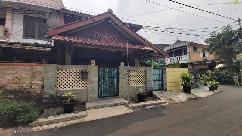 dijual rumah hook luas pondok kelapa komp dki