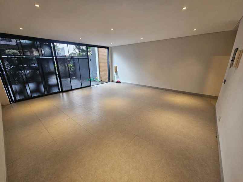 dijual rumah imperial golf pakuwon indah