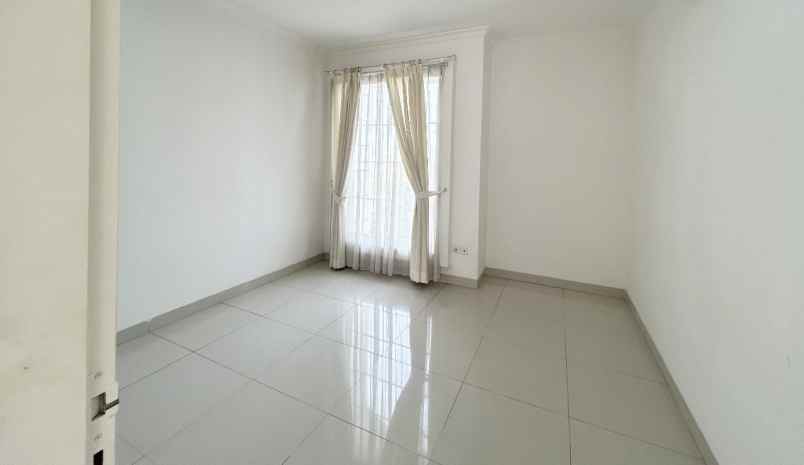 dijual rumah jagakarsa