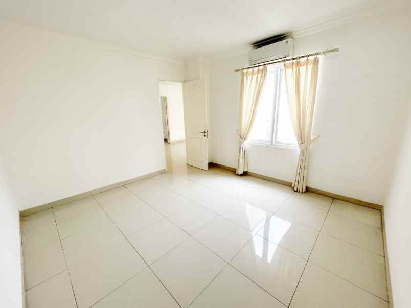 dijual rumah jagakarsa