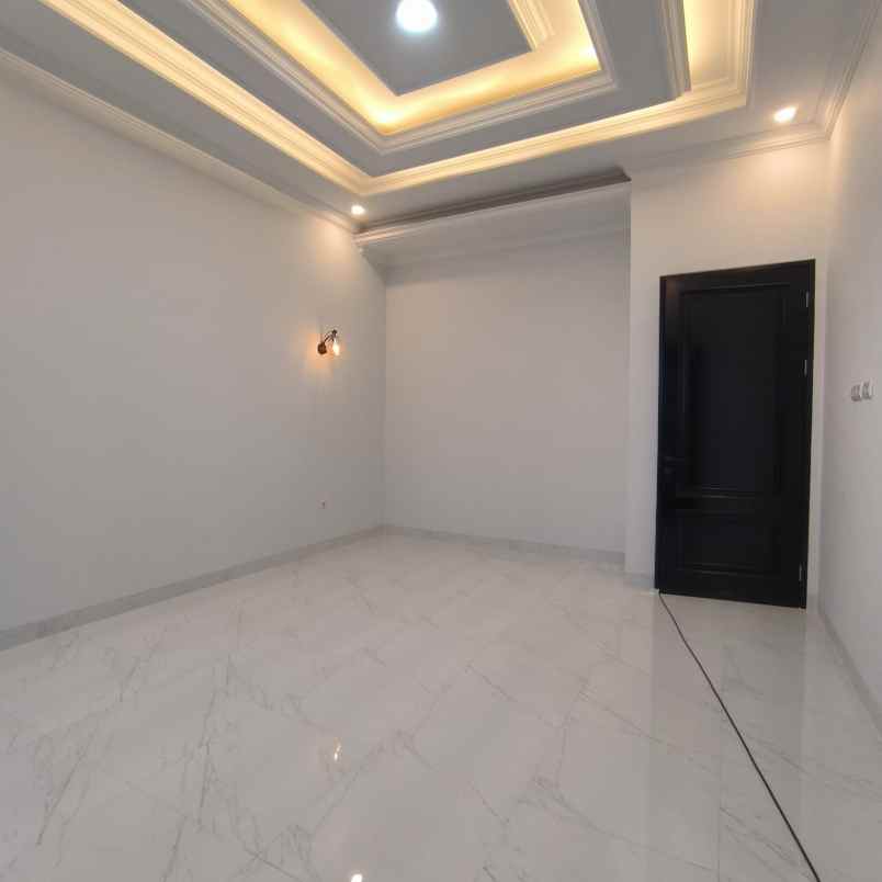 dijual rumah jagakarsa jakarta selatan