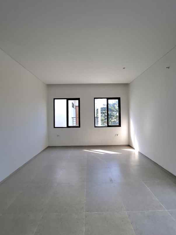 dijual rumah jagakarsa view danau