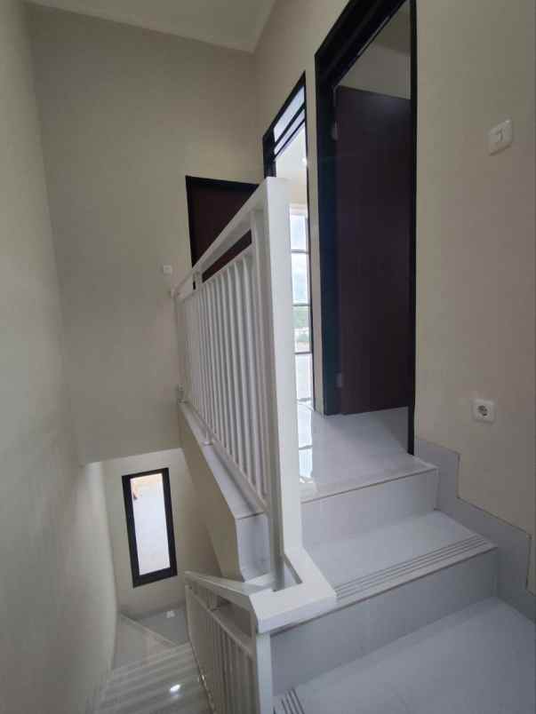 dijual rumah jaka mulya