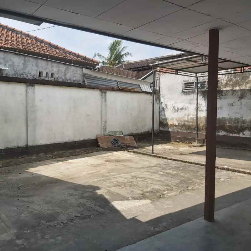 dijual rumah jalan ade irma suryani no