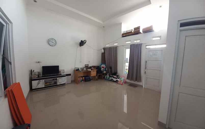 dijual rumah jalan alternatif kota