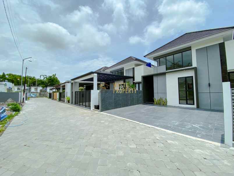 dijual rumah jalan besi jangkang sleman