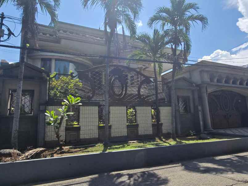 dijual rumah jalan bintang diponggo