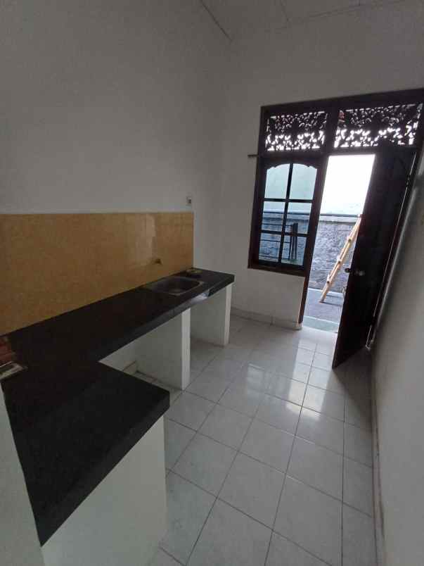 dijual rumah jalan buana raya