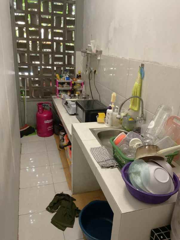 dijual rumah jalan cempaka putih timur