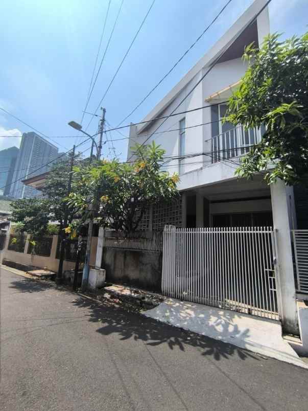 dijual rumah jalan cempaka putih timur