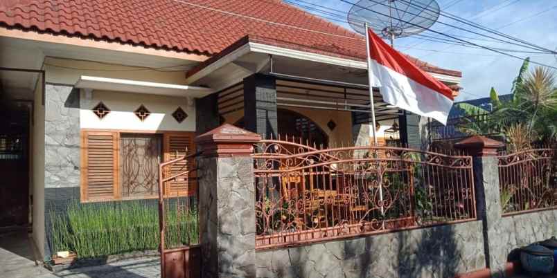 dijual rumah jalan dewi sartika