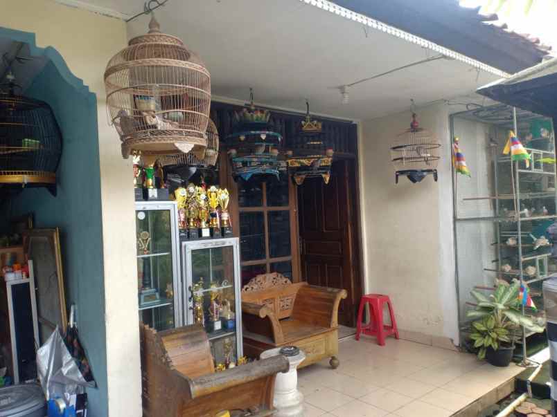 dijual rumah jalan gatot subroto barat