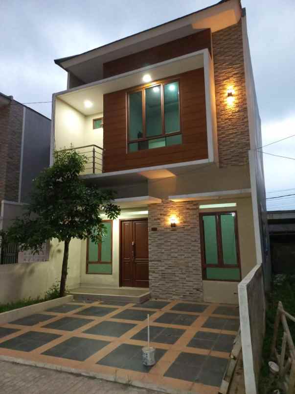 dijual rumah jalan h kocen kalimulya