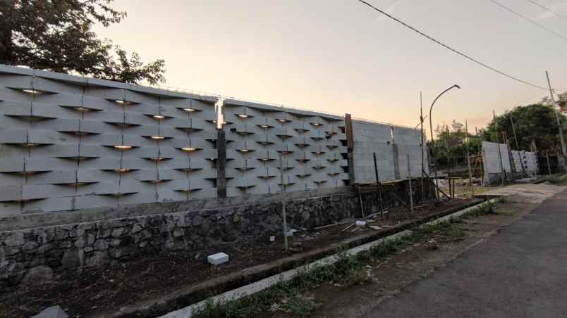 dijual rumah jalan kaliurang km 10