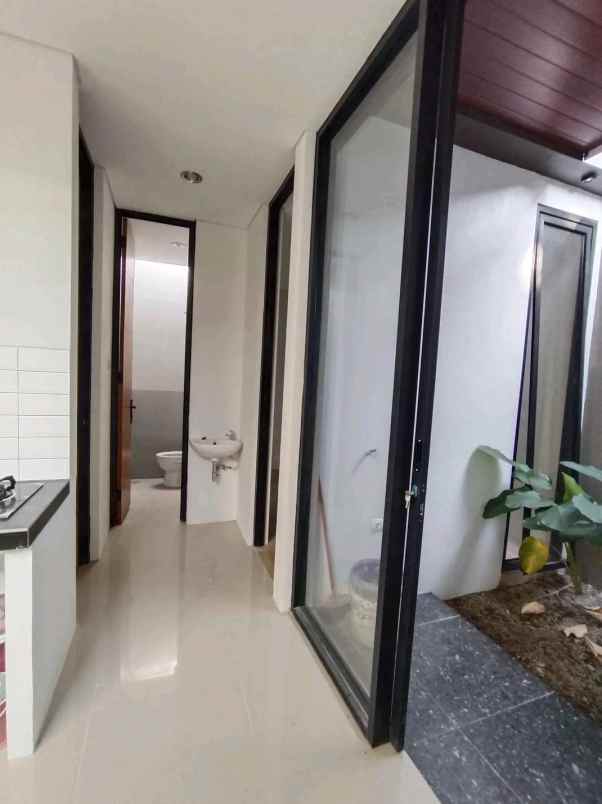 dijual rumah jalan kaliurang km 11