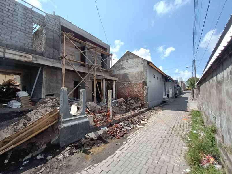 dijual rumah jalan kebo iwa selatan