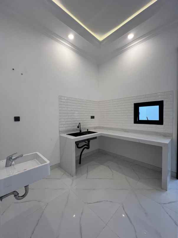 dijual rumah jalan kertajaya indah timur