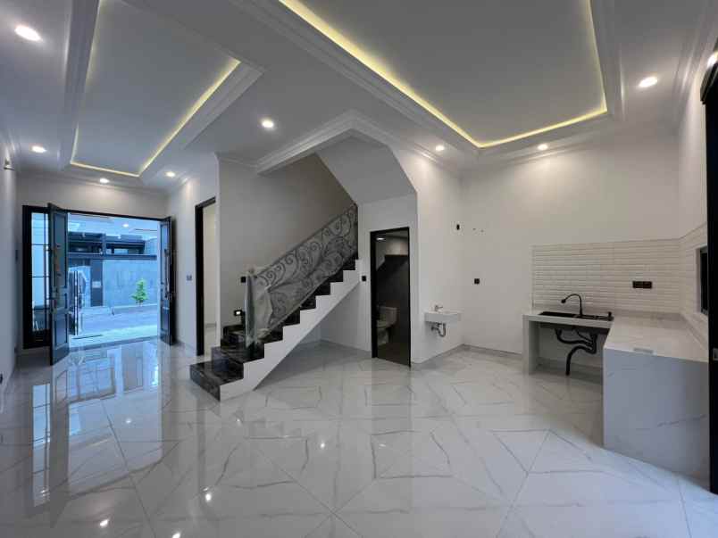dijual rumah jalan kertajaya indah timur