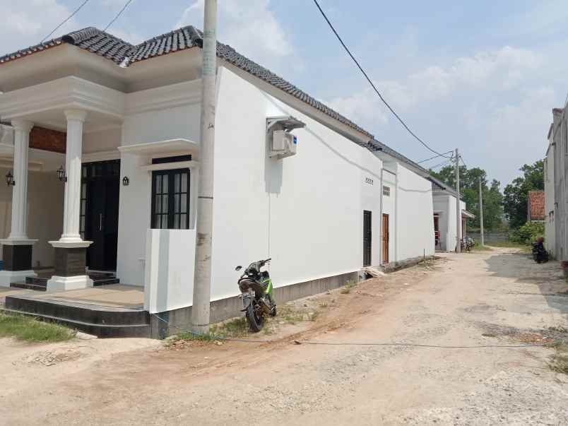 dijual rumah jalan m azzy sukarame