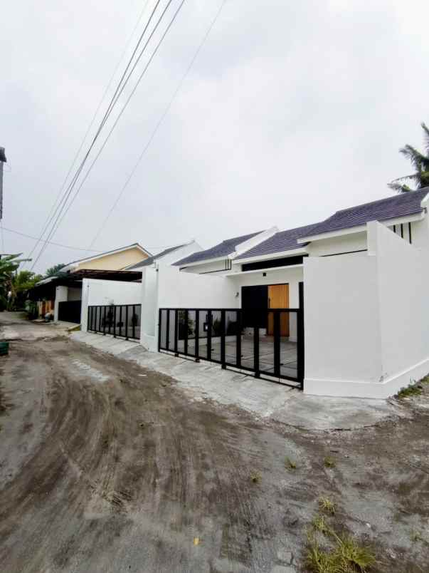 dijual rumah jalan magelang