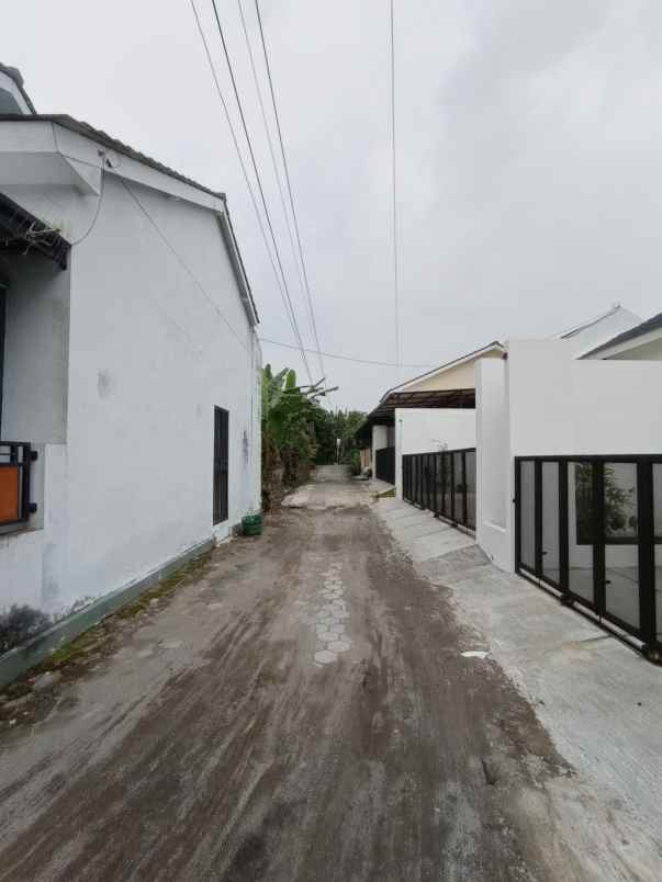 dijual rumah jalan magelang