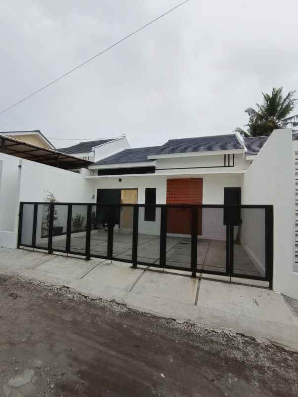 dijual rumah jalan magelang