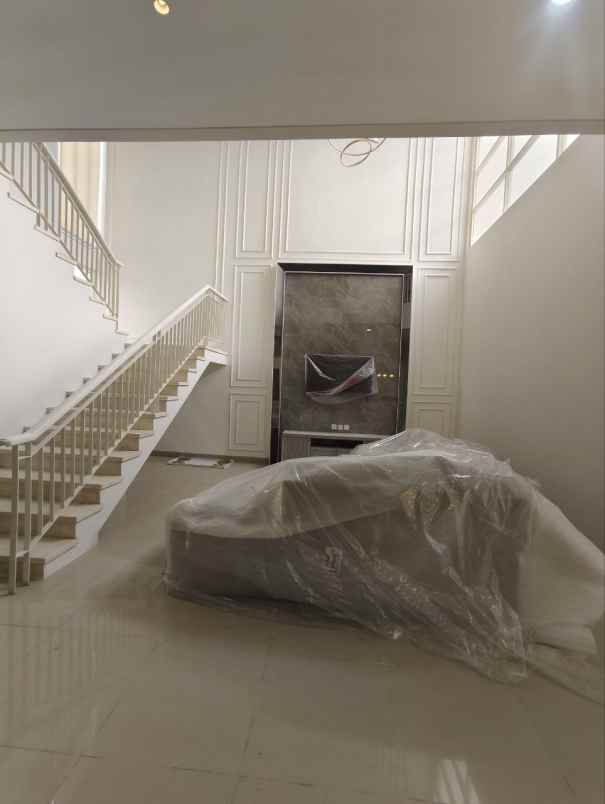 dijual rumah jalan manyar jaya