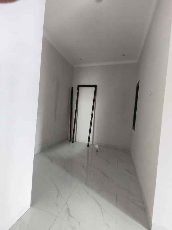 dijual rumah jalan perhubungan